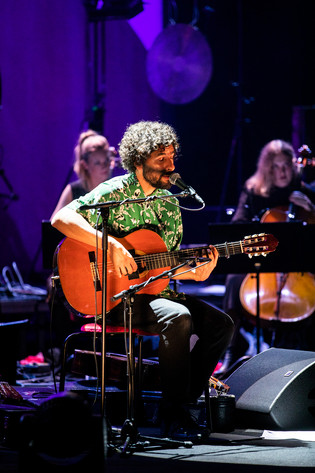 2018-09-15 - José González med The String Theory från Dramaten, Stockholm