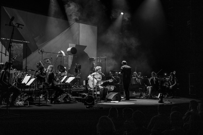 2018-09-15 - José González med The String Theory från Dramaten, Stockholm