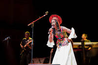 2018-11-04 - Fatoumata Diawara från Konserthuset, Stockholm