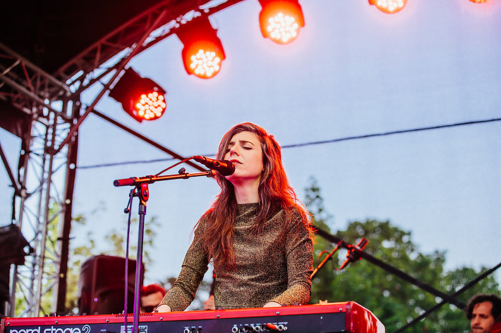 2019-06-05 - Julia Holter från Garden Festival, Göteborg