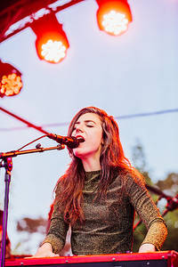 2019-06-05 - Julia Holter från Garden Festival, Göteborg