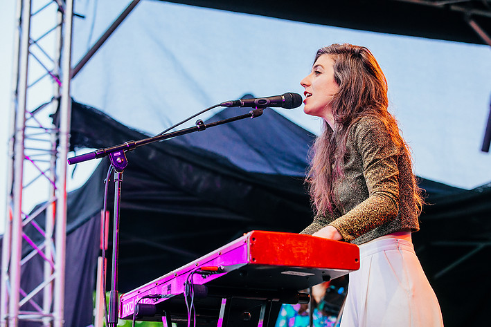 2019-06-05 - Julia Holter från Garden Festival, Göteborg