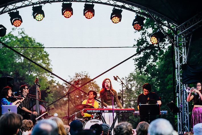 2019-06-05 - Julia Holter från Garden Festival, Göteborg