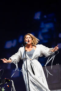 2019-06-28 - Molly Sandén från Lollapalooza, Stockholm