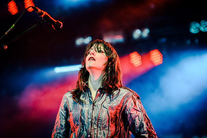 2019-07-04 - Sharon Van Etten från Roskildefestivalen, Roskilde