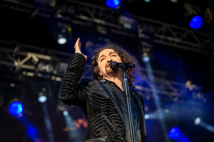 2019-06-27 - Thomas Di Leva tolkar Bowie från Gröna Lund, Stockholm