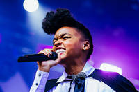 2011-08-12 - Janelle Monae från Way Out West, Göteborg