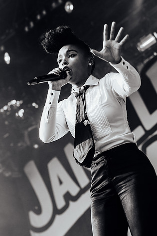2011-08-12 - Janelle Monae från Way Out West, Göteborg