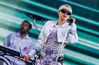 2011-08-12 - Robyn från Way Out West, Göteborg