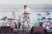 2011-08-12 - Robyn från Way Out West, Göteborg