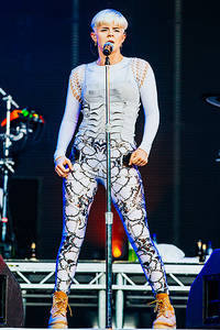 2011-08-12 - Robyn från Way Out West, Göteborg