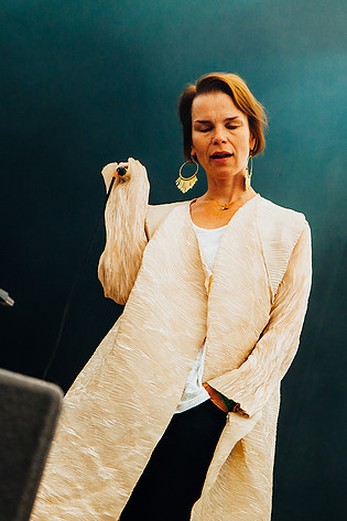 2011-08-13 - Anna Järvinen från Way Out West, Göteborg