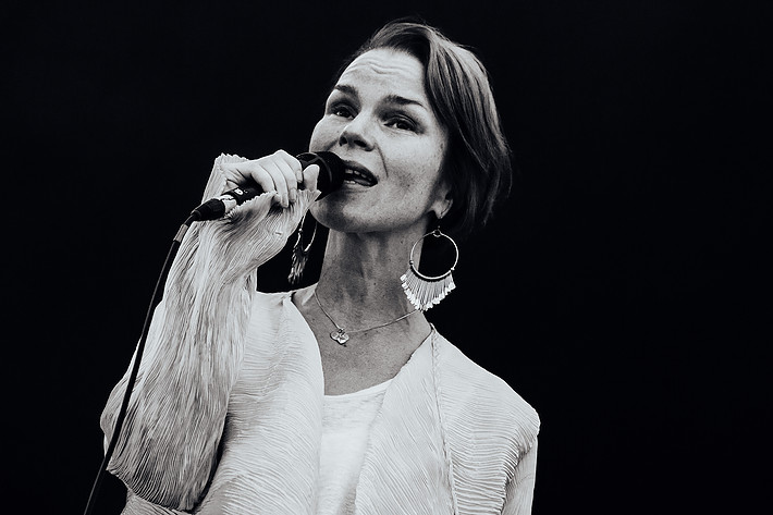 2011-08-13 - Anna Järvinen från Way Out West, Göteborg
