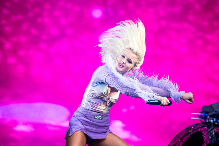 2019-08-08 - Zara Larsson från Way Out West, Göteborg