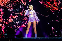 2019-08-08 - Zara Larsson från Way Out West, Göteborg
