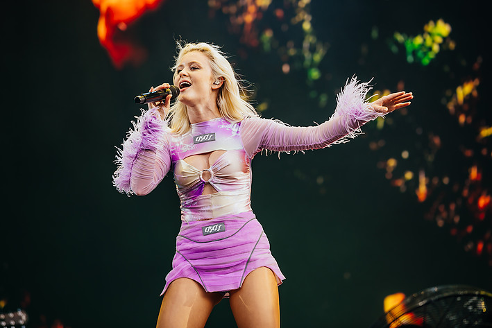 2019-08-08 - Zara Larsson från Way Out West, Göteborg