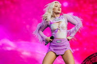 2019-08-08 - Zara Larsson från Way Out West, Göteborg