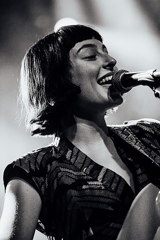 2019-08-08 - Stella Donnelly från Way Out West, Göteborg