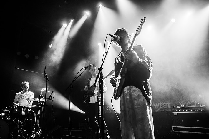 2019-08-08 - Connan Mockasin från Way Out West, Göteborg