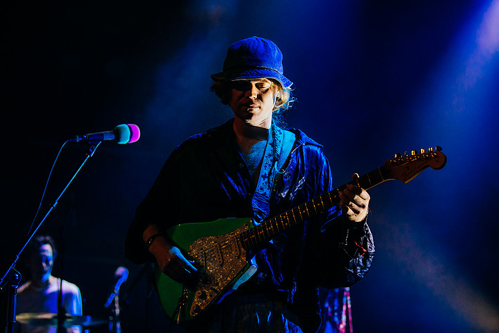 2019-08-08 - Connan Mockasin från Way Out West, Göteborg