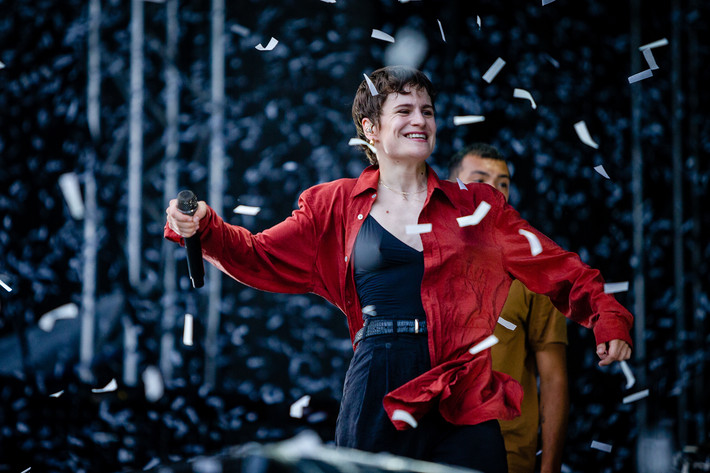 2019-08-10 - Christine and the Queens från Way Out West, Göteborg