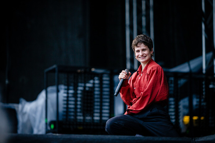 2019-08-10 - Christine and the Queens från Way Out West, Göteborg