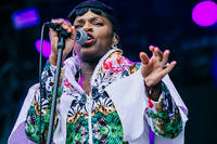 2019-08-10 - Ibibio Sound Machine från Way Out West, Göteborg
