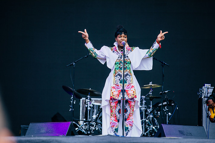 2019-08-10 - Ibibio Sound Machine från Way Out West, Göteborg