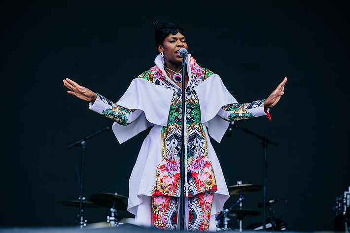 2019-08-10 - Ibibio Sound Machine från Way Out West, Göteborg