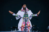 2019-08-10 - Ibibio Sound Machine från Way Out West, Göteborg