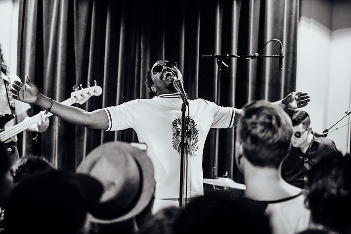 2019-08-10 - Durand Jones & The Indications från Way Out West, Göteborg