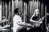 2019-08-10 - Durand Jones & The Indications från Way Out West, Göteborg