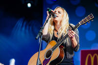 2012-08-19 - Lisa Miskovsky från Götaplatsen, Göteborg