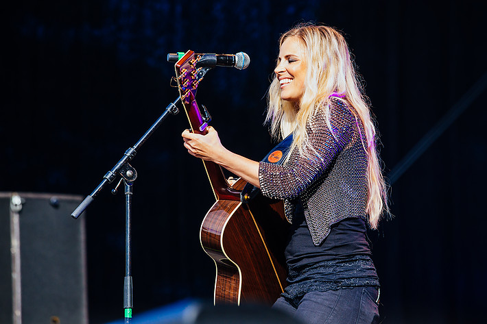 2012-08-19 - Lisa Miskovsky från Götaplatsen, Göteborg