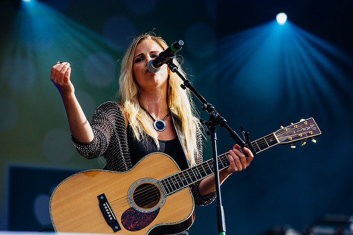 2012-08-19 - Lisa Miskovsky från Götaplatsen, Göteborg