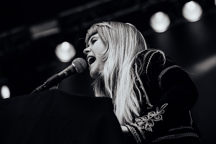 2012-08-10 - Anna von Hausswolff från Way Out West, Göteborg