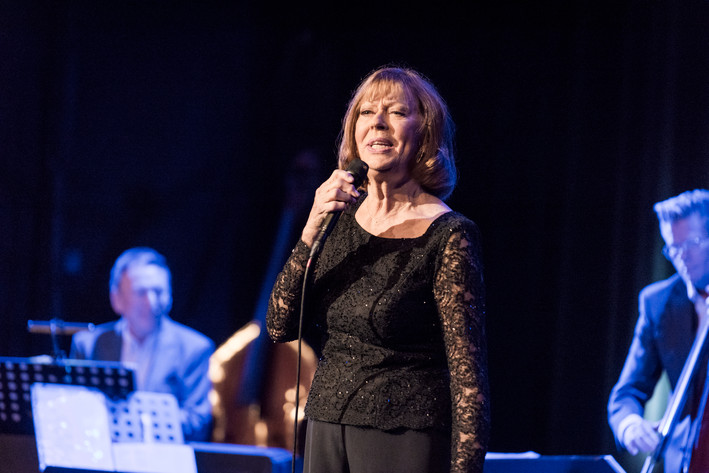 2019-12-01 - Lill Lindfors från Rival, Stockholm