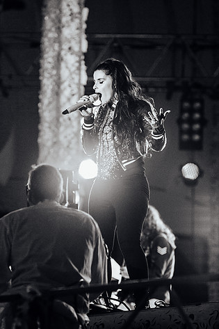 2012-06-21 - Nelly Furtado från Götaplatsen, Göteborg