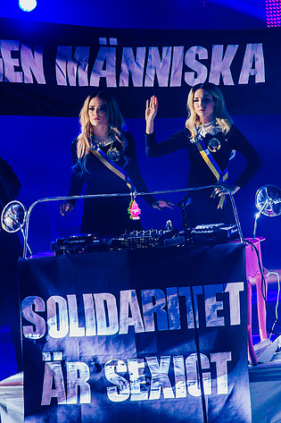 2012-01-21 - Rebecca & Fiona från Lisebergshallen, Göteborg