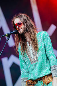 2013-08-08 - Crystal Fighters från Way Out West, Göteborg