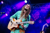 2013-08-08 - Crystal Fighters från Way Out West, Göteborg