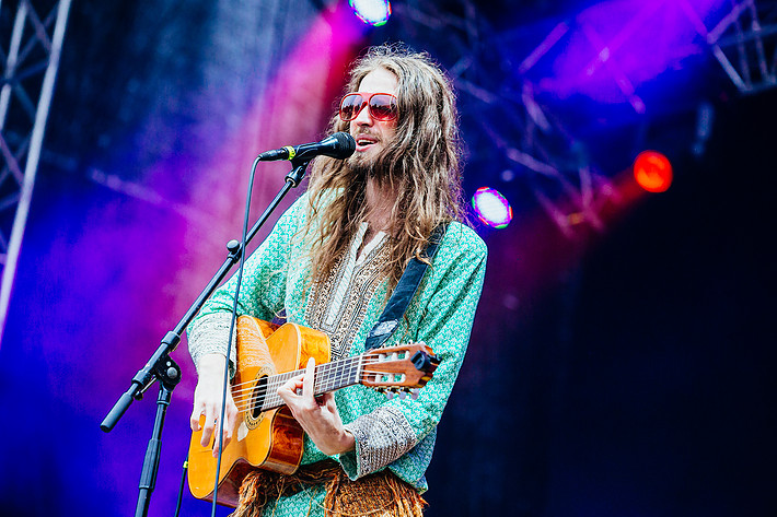 2013-08-08 - Crystal Fighters från Way Out West, Göteborg