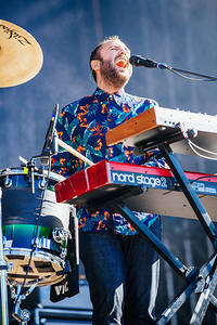 2013-08-09 - Local Natives från Way Out West, Göteborg