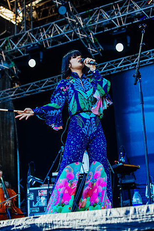 2013-08-09 - Bat For Lashes från Way Out West, Göteborg