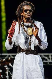 2013-08-10 - Cheikh Lô från Way Out West, Göteborg