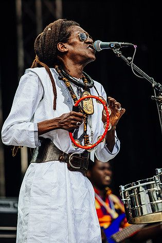 2013-08-10 - Cheikh Lô från Way Out West, Göteborg