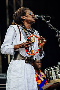 2013-08-10 - Cheikh Lô från Way Out West, Göteborg