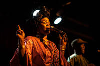 2020-02-13 - Nahawa Doumbia från Fasching, Stockholm