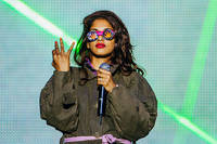 2010-08-13 - M.I.A. från Way Out West, Göteborg