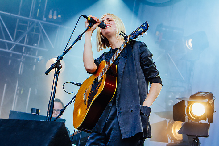 2010-08-14 - Anna Ternheim från Way Out West, Göteborg